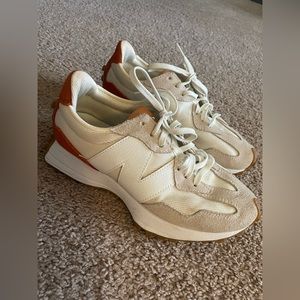 New Balance 327 sneaker